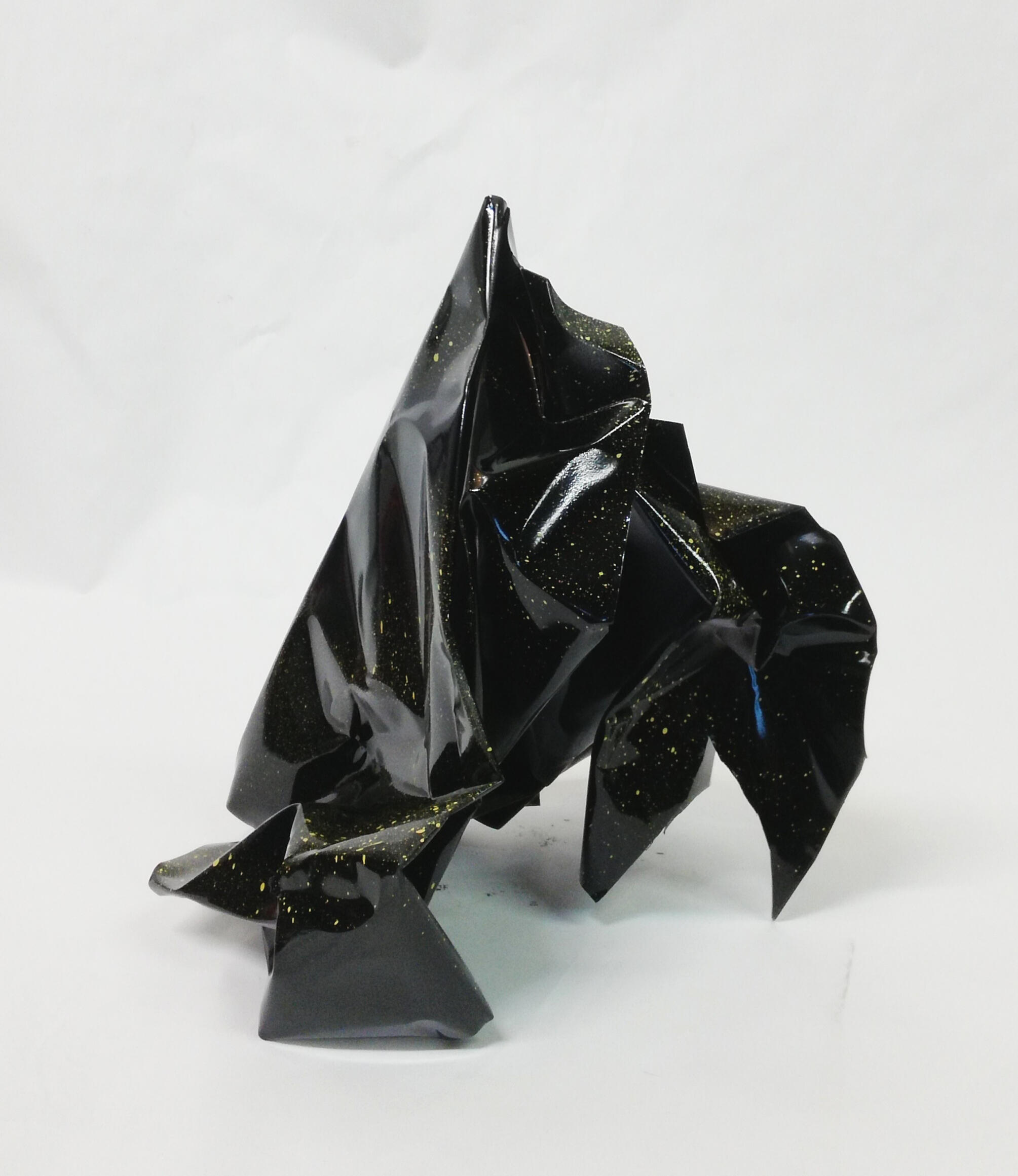 Untitled, painted aluminium, 27.5x26.5x25cm 2021