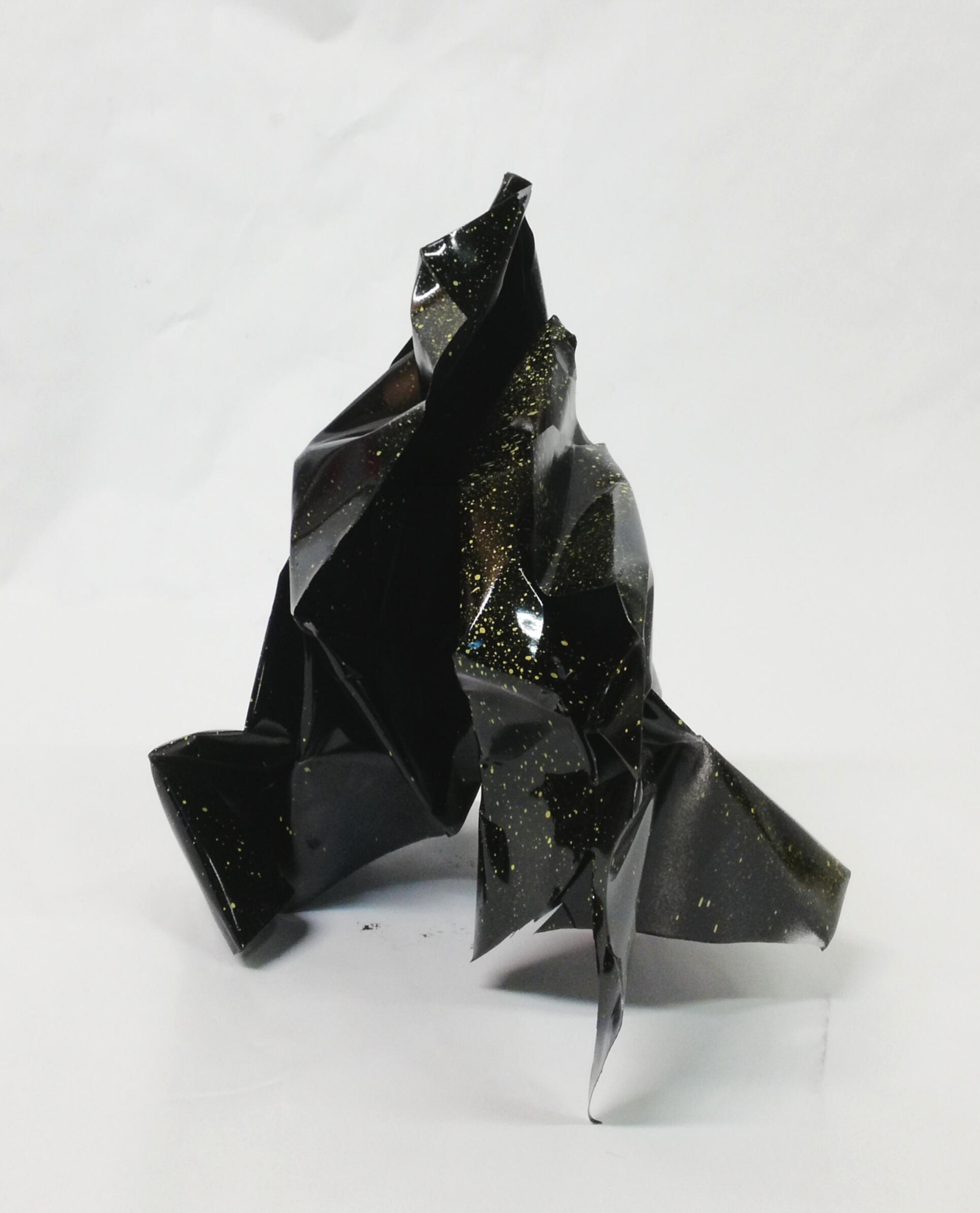 Untitled, painted aluminium, 27.5x26.5x25cm 2021